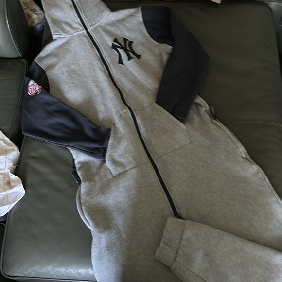 New York Yankees onesie - Picture 4 of 5